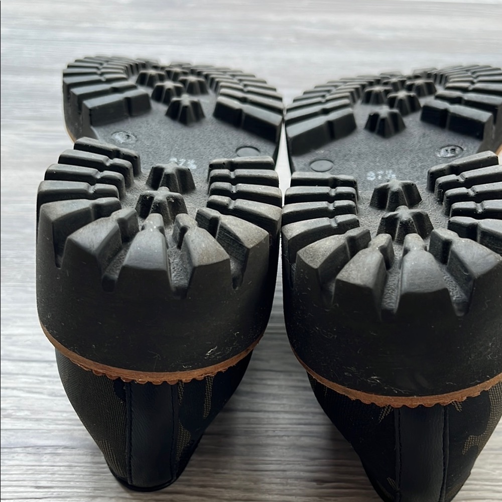 Jon Josef GoGoCamo Lug Loafer with Tassel Sizes 37.5 - Picture 7 of 7